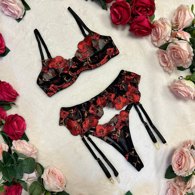 CITY OF LOVE LINGERIE SET