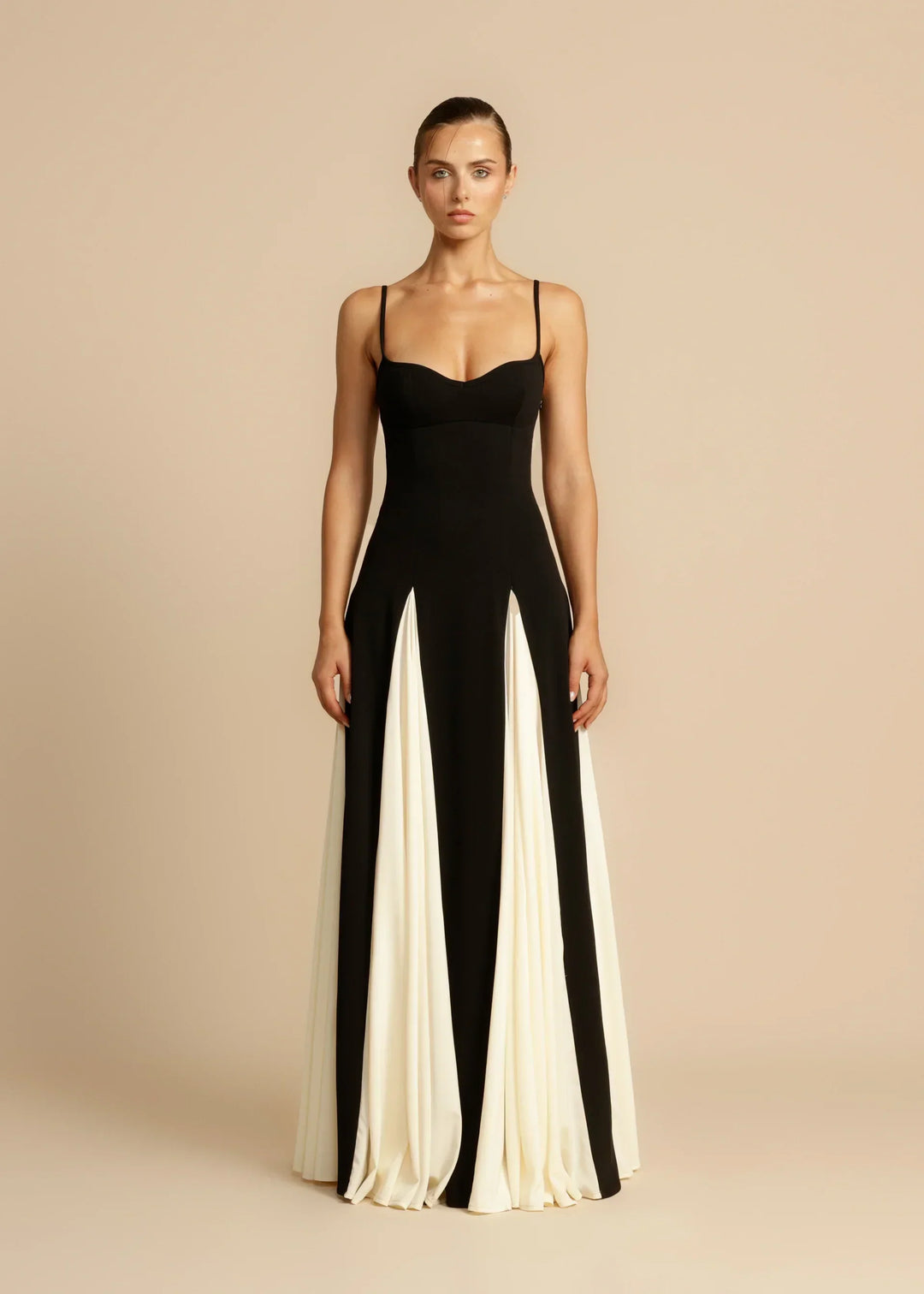 Eva - Elegant Maxi Dress